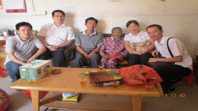 2013年“廣東堅基集團(tuán)參與市“關(guān)愛百歲老人”公益活動